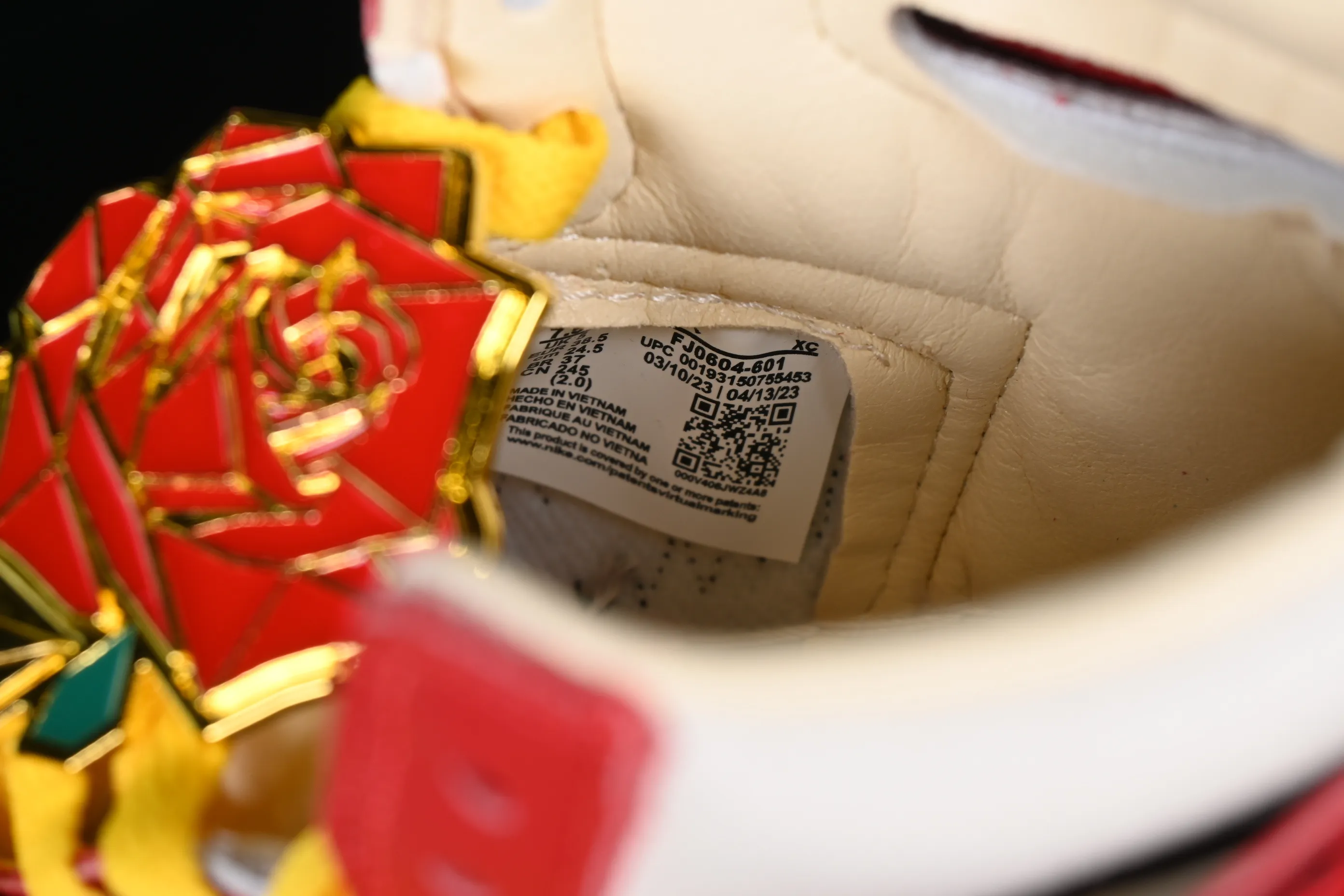 All categories Air Jordan Jordan series basketball shoes Air Jordan 1 High Teyana Taylor x Air Jordan 1 Retro High AJ1 Joe 1 Thorn Rose Joint high-top basketball shoes FJ0604-601